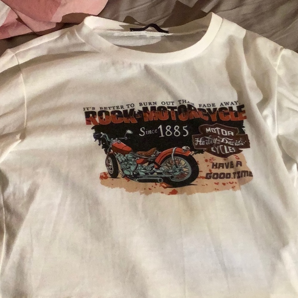 Graphic top!